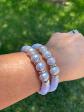 Load image into Gallery viewer, London Lane Fiji Blue Pearl and Heishi Bracelet