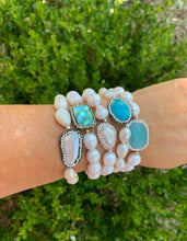 Load image into Gallery viewer, Freshwater Pearls Bracelet Set