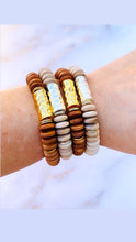 Load image into Gallery viewer, London Lane Sienna Wood Disc Bracelet