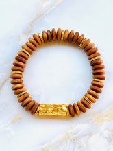 Load image into Gallery viewer, London Lane Sienna Wood Disc Bracelet