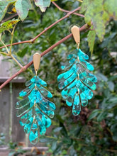 Load image into Gallery viewer, Marbled Leaf Earrings